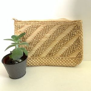 Large Straw Clutch